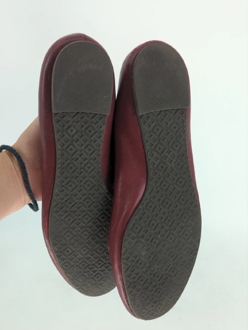 Tory Burch Leather Logo Ballet Flats Burgundy size 8 Gold Hardware preppy
